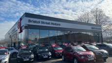 Nissan Qashqai 1.3 DiG-T N-Connecta 5dr [Glass Roof Pack] Petrol Hatchback